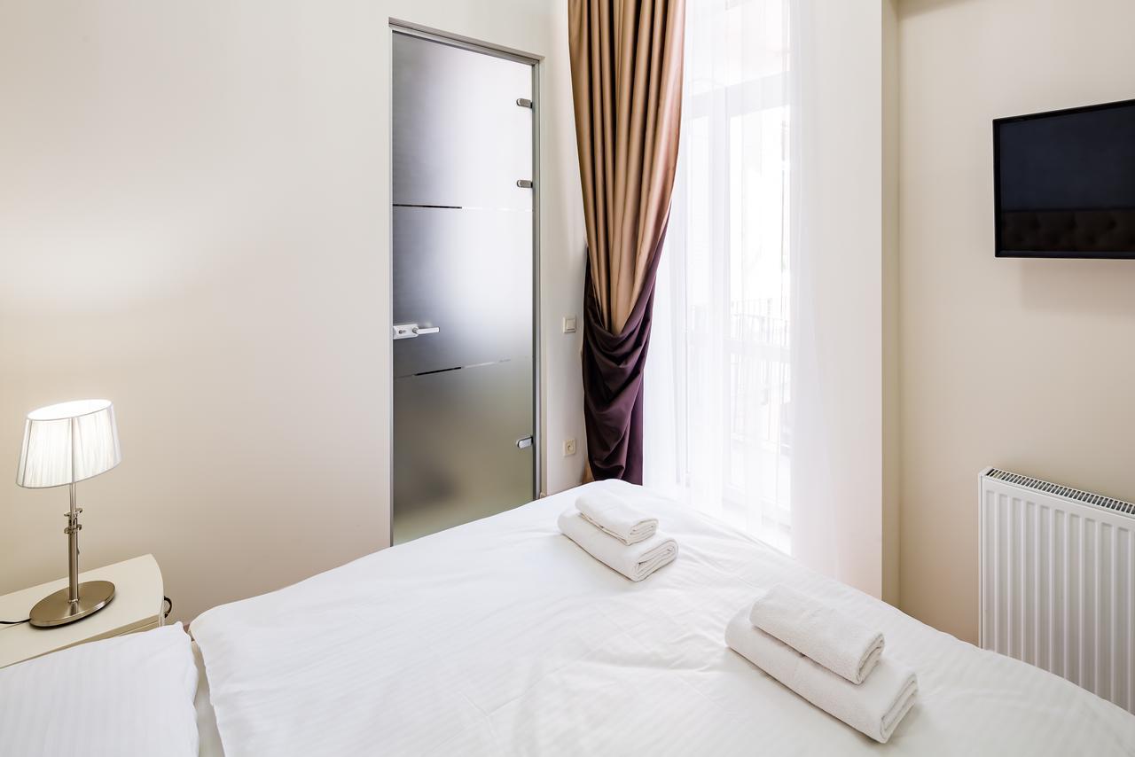 Leogrand Deluxe Apartments On Doroshenka 17 Lviv Dış mekan fotoğraf