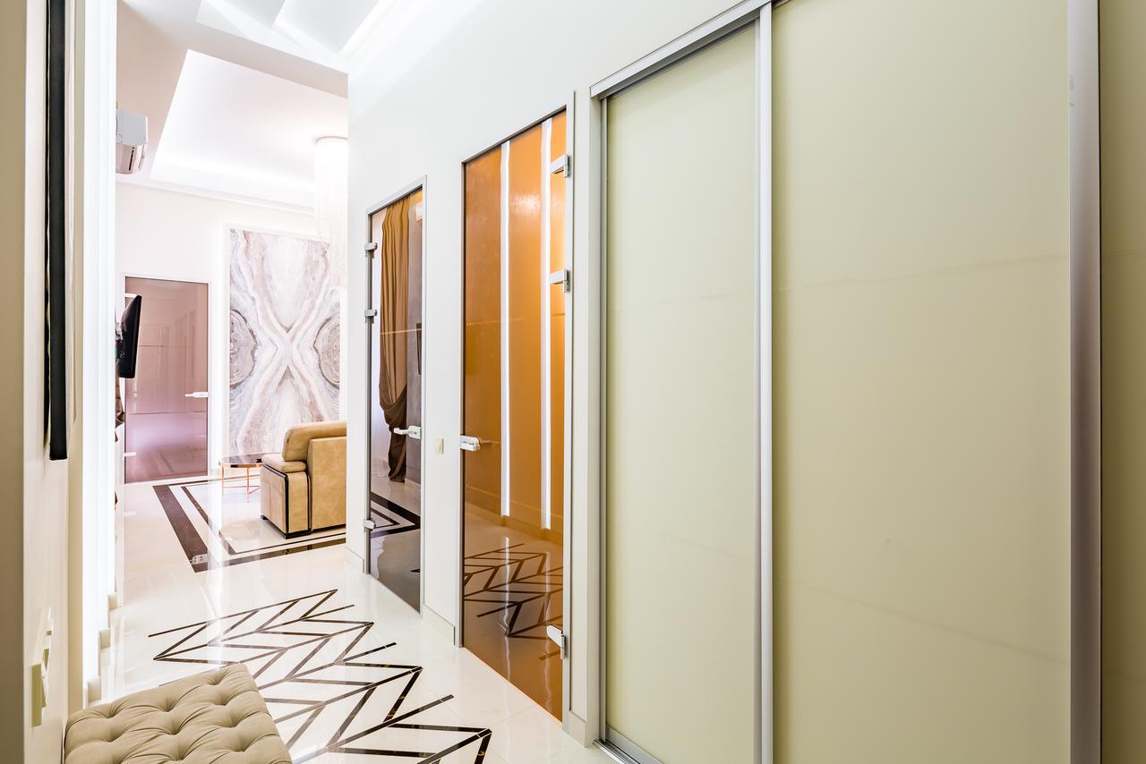 Leogrand Deluxe Apartments On Doroshenka 17 Lviv Dış mekan fotoğraf