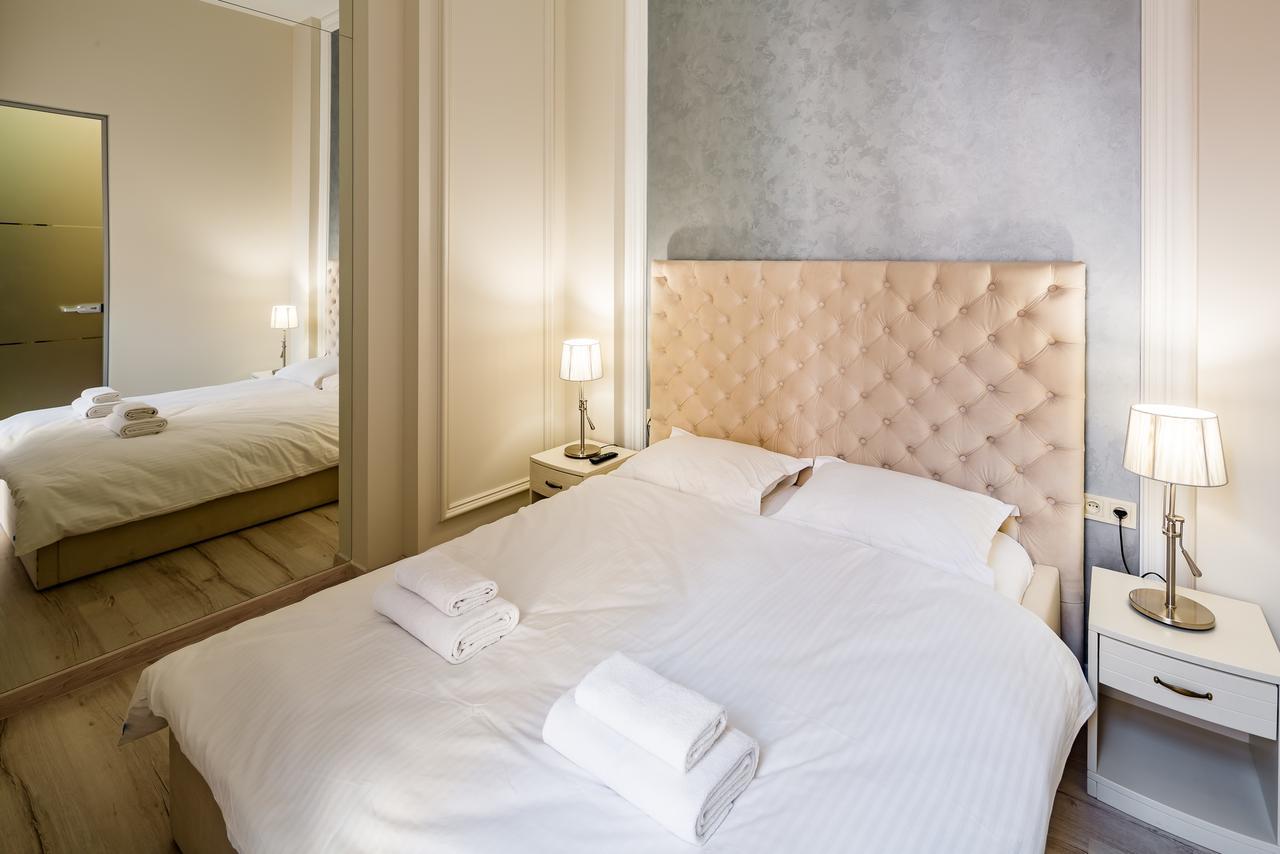 Leogrand Deluxe Apartments On Doroshenka 17 Lviv Dış mekan fotoğraf