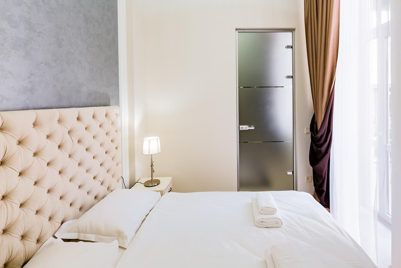 Leogrand Deluxe Apartments On Doroshenka 17 Lviv Dış mekan fotoğraf