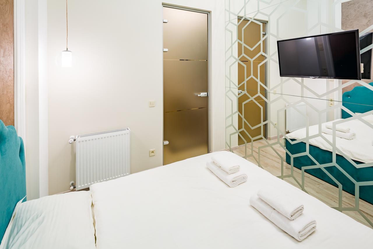 Leogrand Deluxe Apartments On Doroshenka 17 Lviv Dış mekan fotoğraf